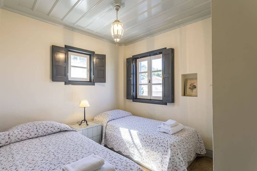 Foto 5 von 28: Spetses, neu gebaute Villa mit privatem Schwimmbad und Panoramablick aufs Meer