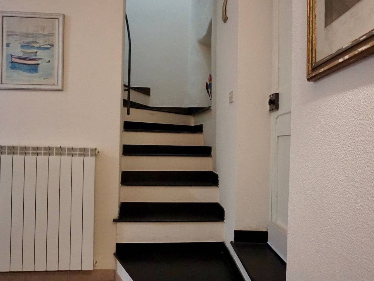 Foto 6 von 21: Villa in der Stadt-Privatparkplatz-Garten-6Gäste