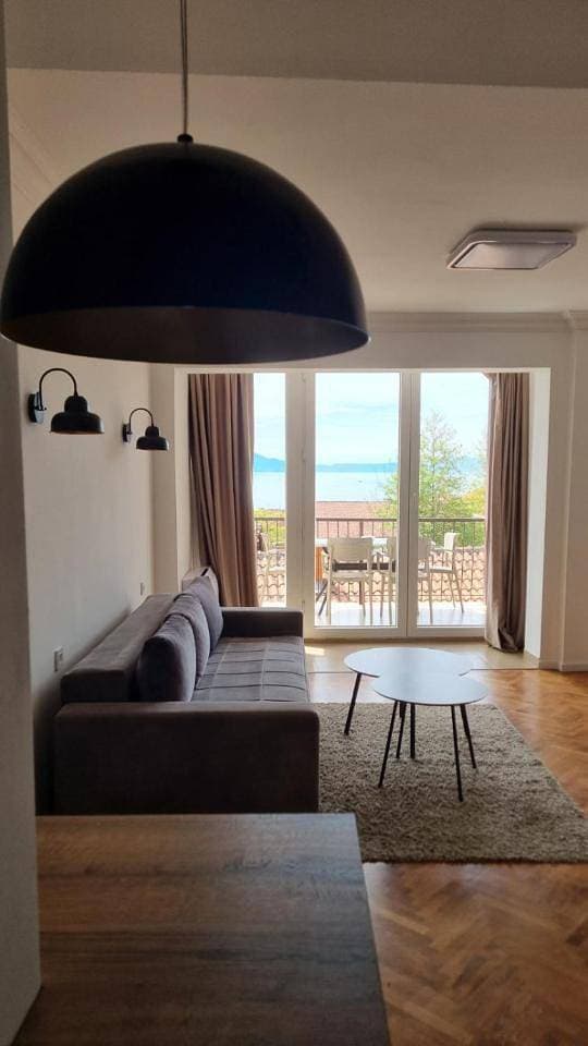 Foto 9 von 29: One-Bedroom Apartment with Lake View