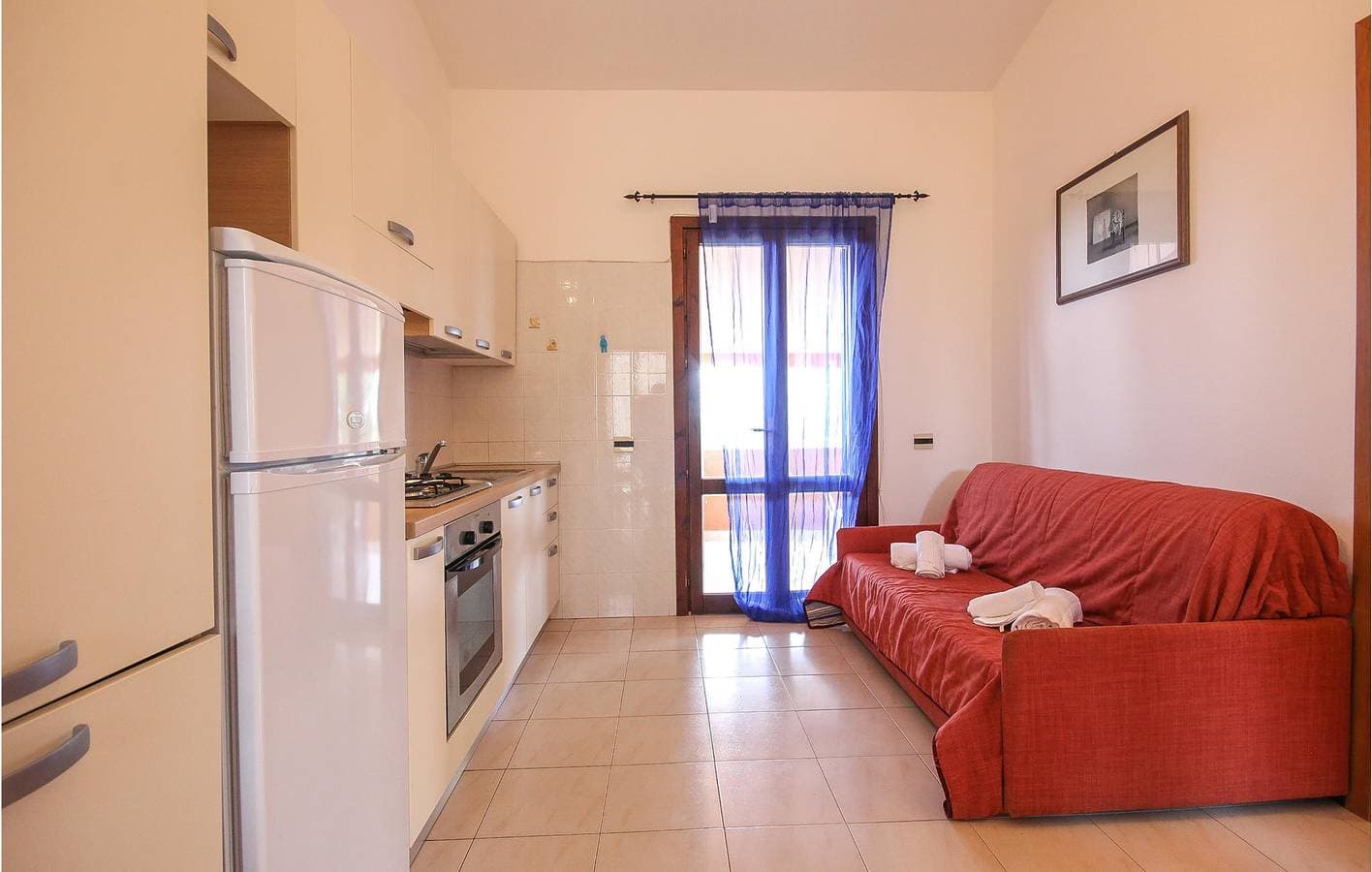 Foto 3 von 17: Costa Rei Coastal Apartment - WiFi, TV, Kaffee, Küche