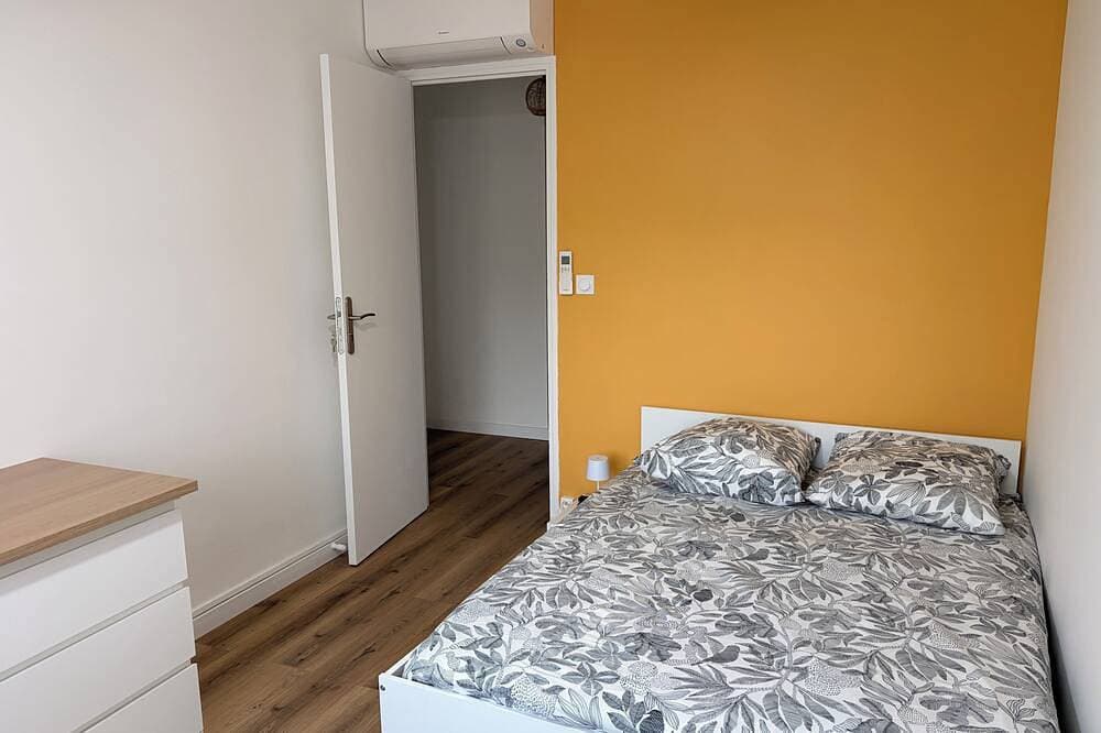 Foto 2 von 21: La Garde, Refurbished - ideal location, sleeps 8