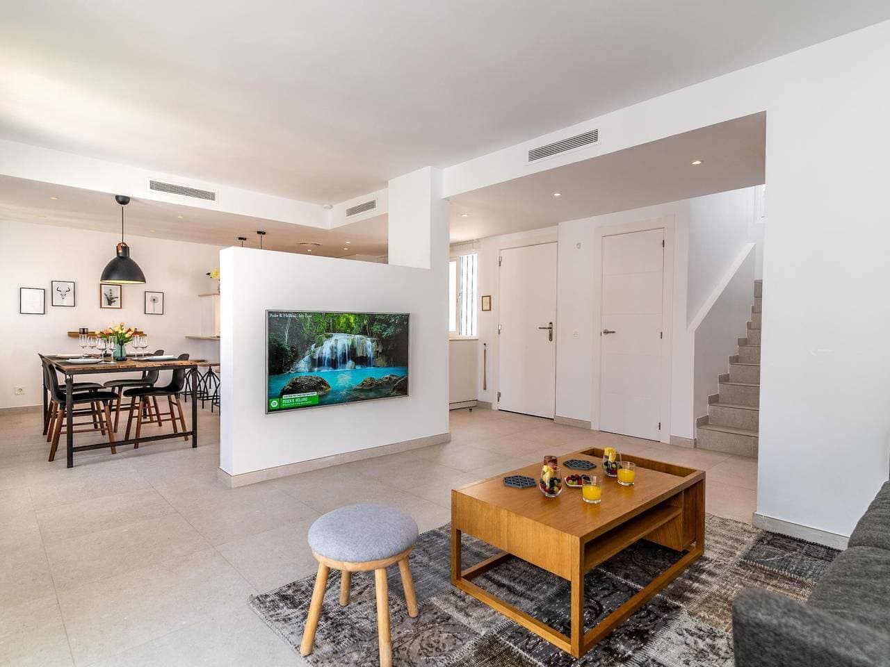 Foto 2 von 48: Top Renovated Penthouse in Sunny Los Naranjos ✔
