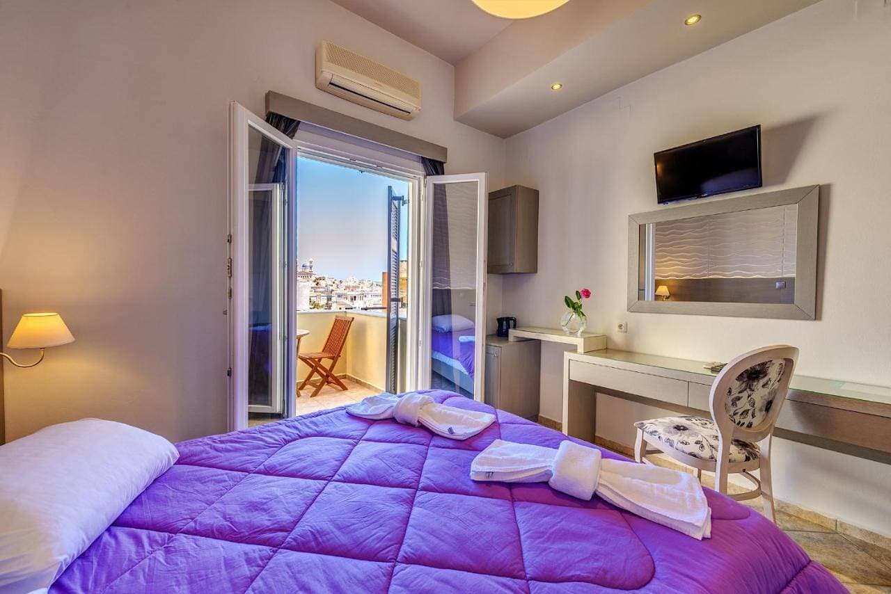 Foto 7 von 36: Double or Twin Room with Balcony and City View