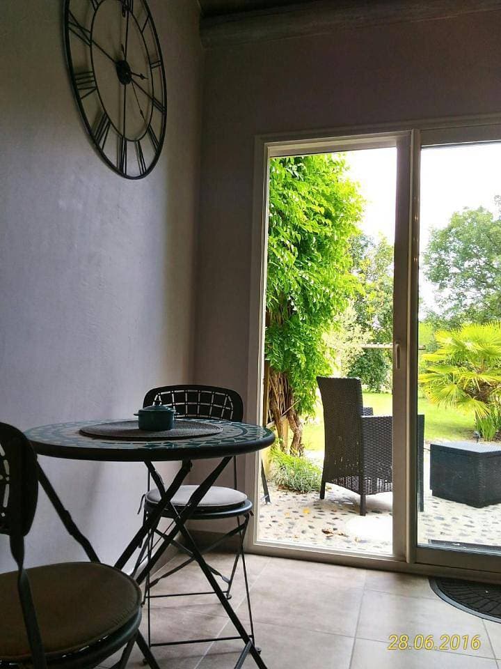 Foto 10 von 30: Studio with Garden View