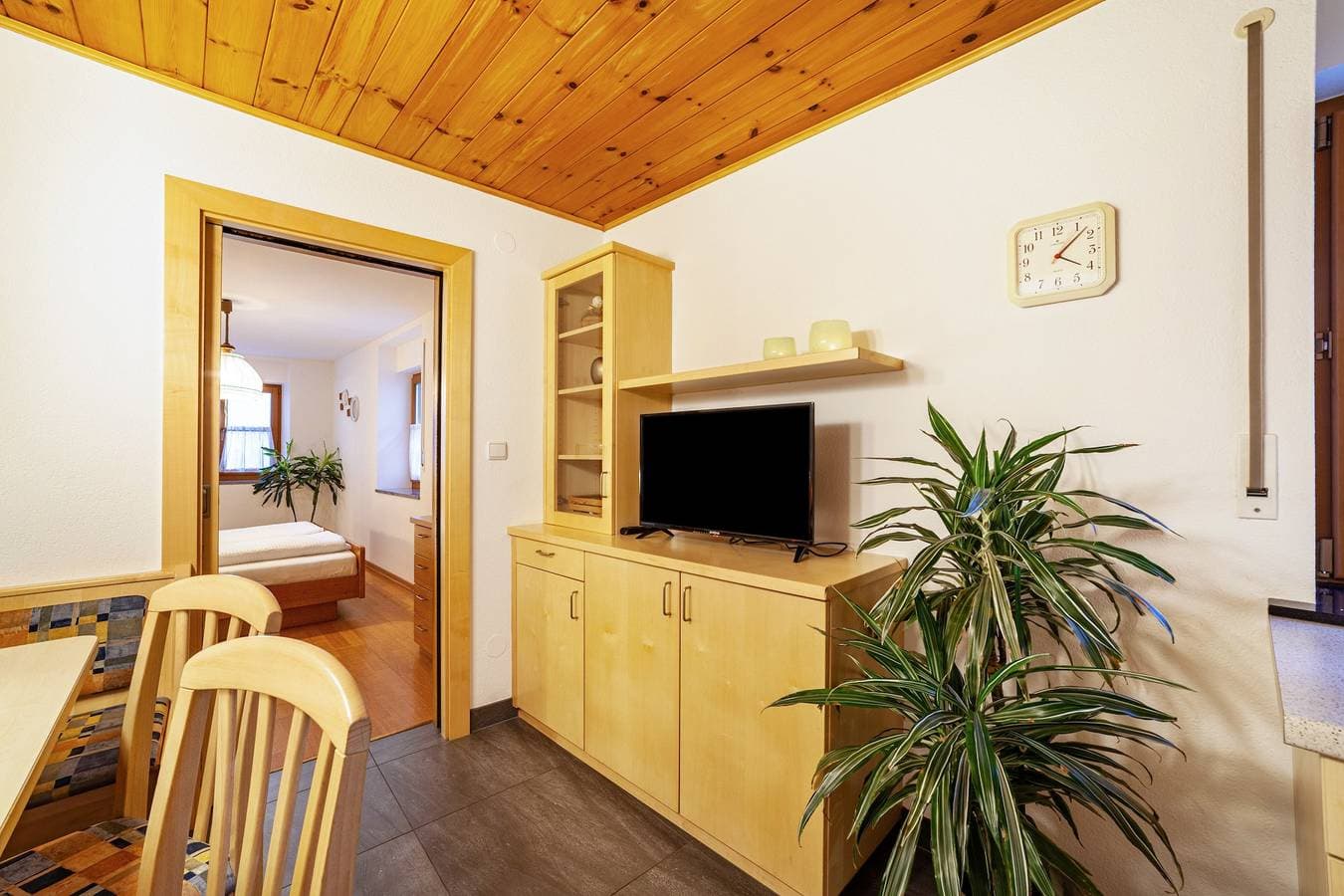 Foto 4 von 19: Ferienwohnung "Schnalserhof Gravensteiner, Gemeinschaftsterrasse und WLAN