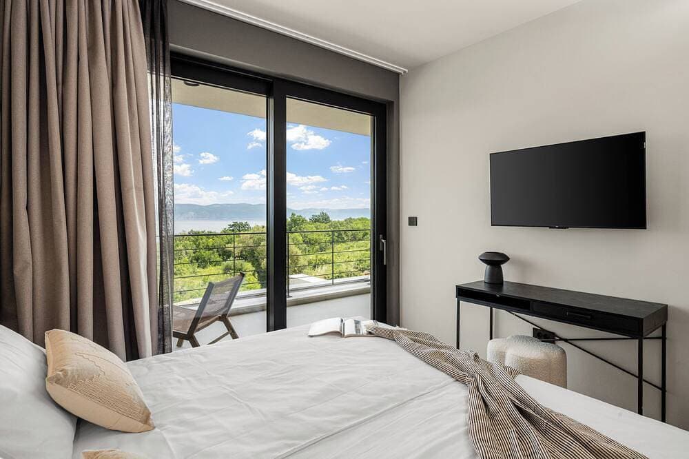 Foto 7 von 30: Villa Serenis – a Modern New-Build with Private Pool and Breathtaking Sea Views