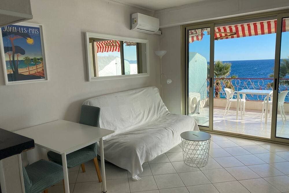 Foto 6 von 26: Beautiful seafront studio with exceptional sea view