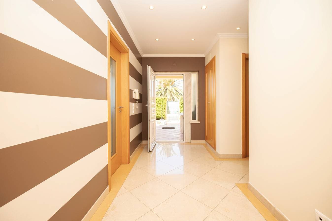 Foto 11 von 37: Parede Villa By Hosty
