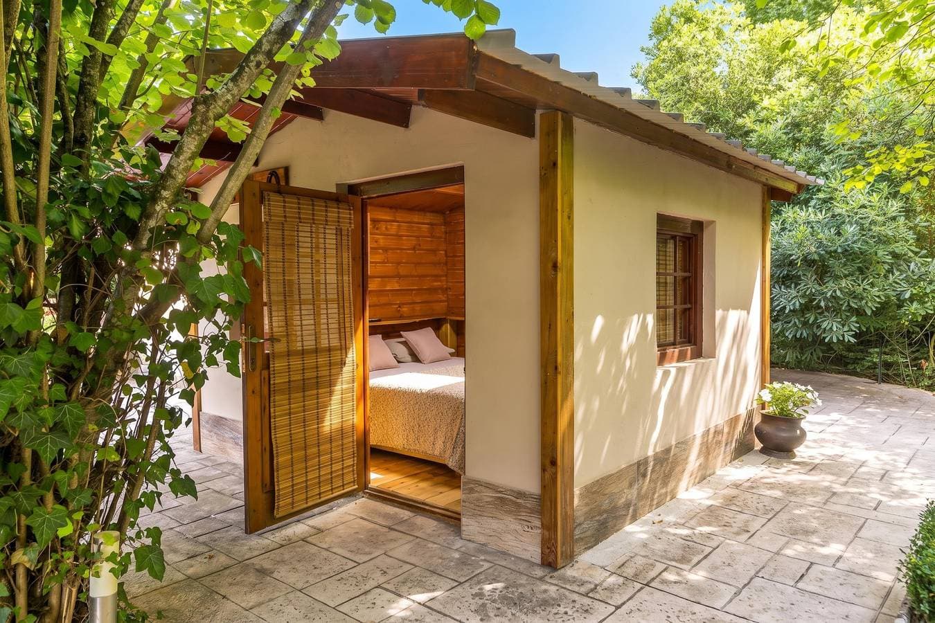 Foto 5 von 36: Paradise Forest Glamping near Koper Hut 1