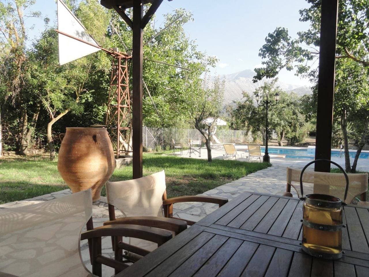 Foto 5 von 37: Three-Bedroom Villa with Private Pool