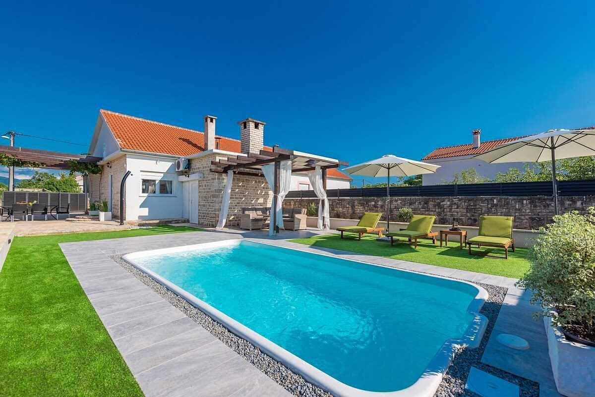 Foto 4 von 41: Villa für 5 Personen mit Pool