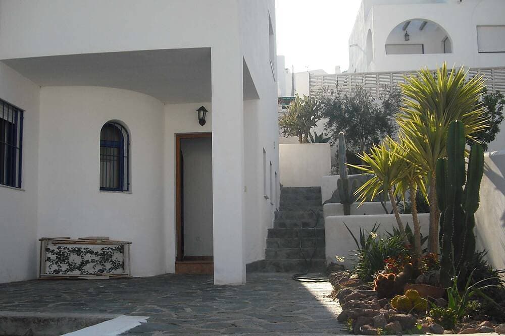 Foto 9 von 27: Haus und Garten, ruhige Gegend, nahe dem Strand