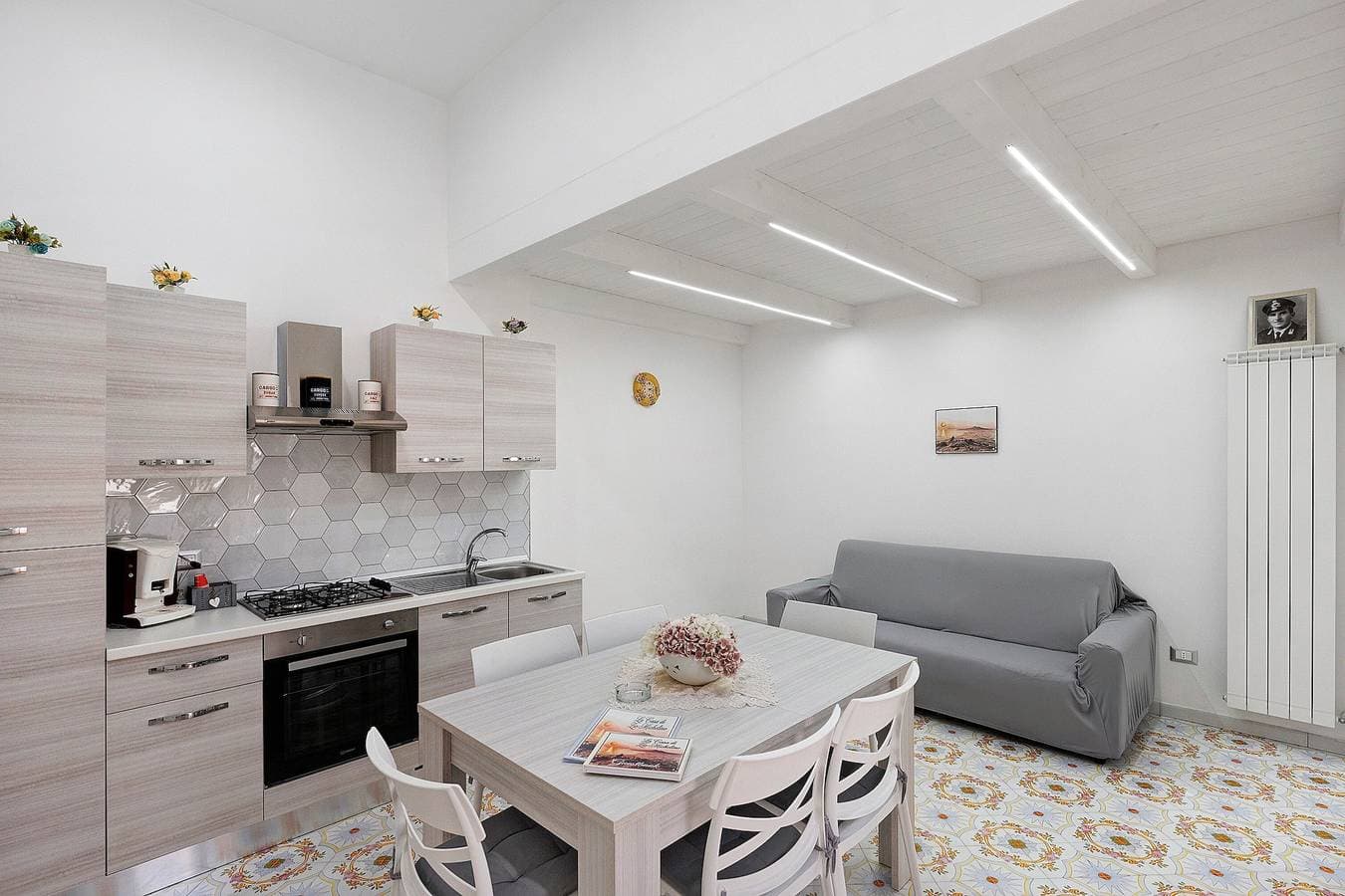 Foto 4 von 21: Ferienwohnung 'La Casa Di Zio Michelino' mit Bergblick, WLAN & Klimaanlage