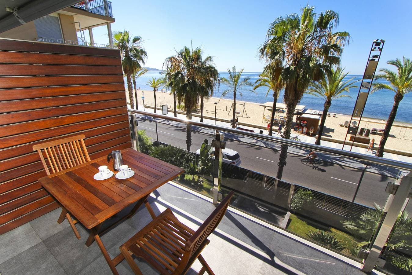 Foto 2 von 33: Soluxe Apartment - Only Families - Beachfront
