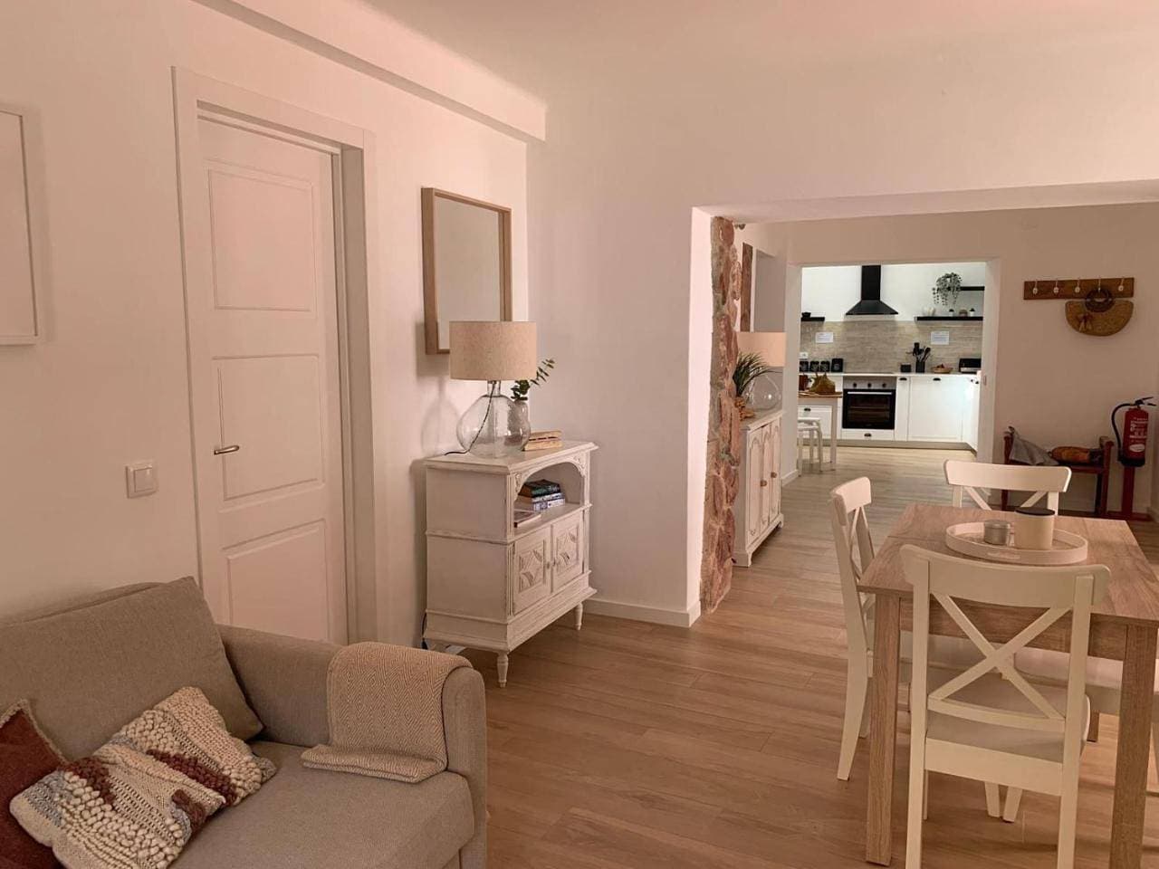Foto 13 von 36: Three-Bedroom Apartment with Private Pool