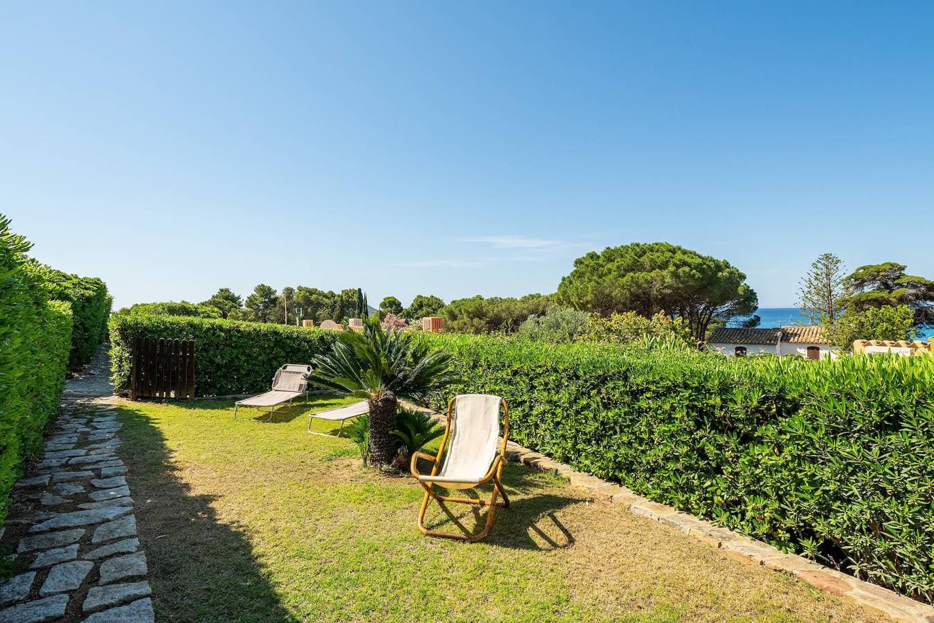 Foto 4 von 37: Ferienhaus 'Bigflower’s House Sardinia' mit Meerblick, Pool und Klimaanlage