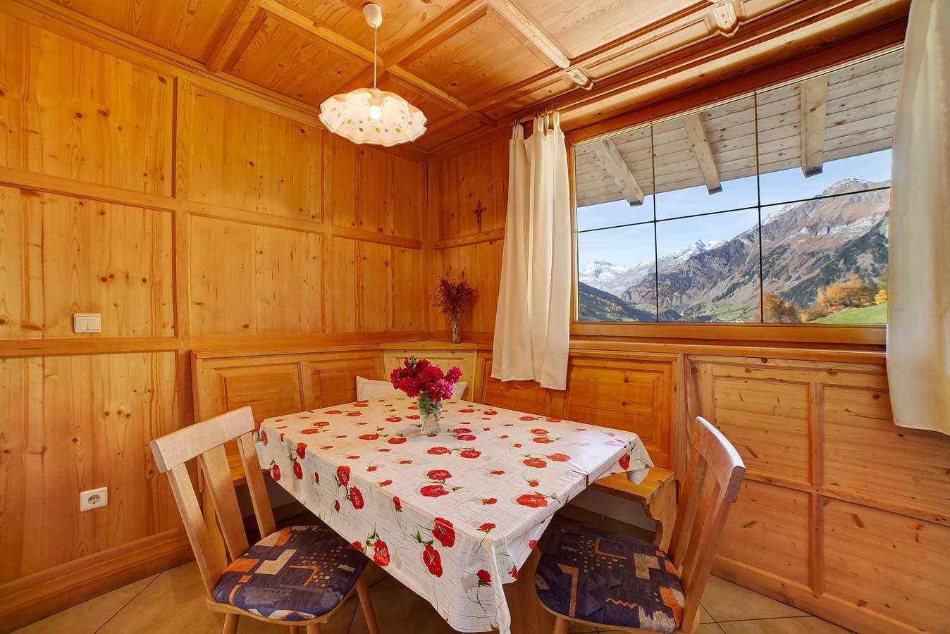 Foto 2 von 19: Ferienwohnung "Unterstuanerhof Hochwilde" mit Bergblick, Garten, Balkon & WLAN