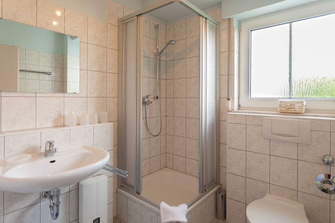 Foto 5 von 11: Haus Victoria - Appartement C 01 - Seeblick