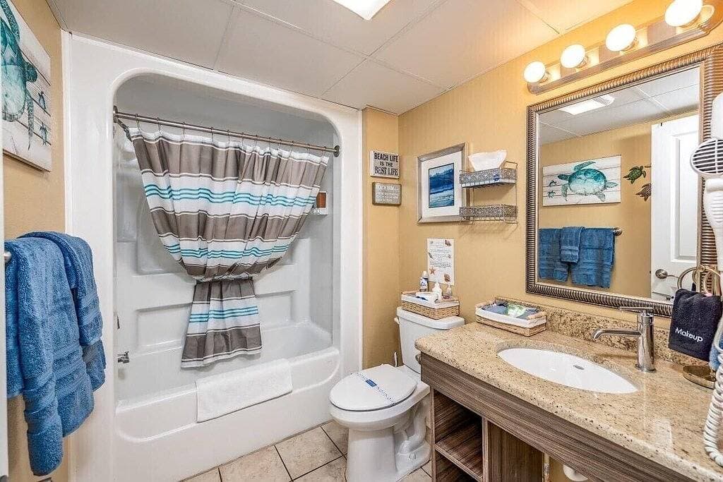Foto 8 von 47: No Cleaning Fee! Studio, Oceanfront View, King Bed, Wow ratings!