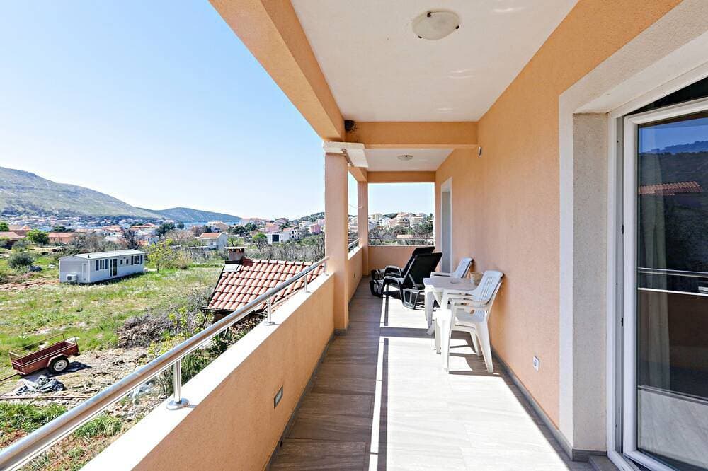 Foto 5 von 16: 1-Zimmer-Ferienwohnung mit Balkon Grebastica, Sibenik