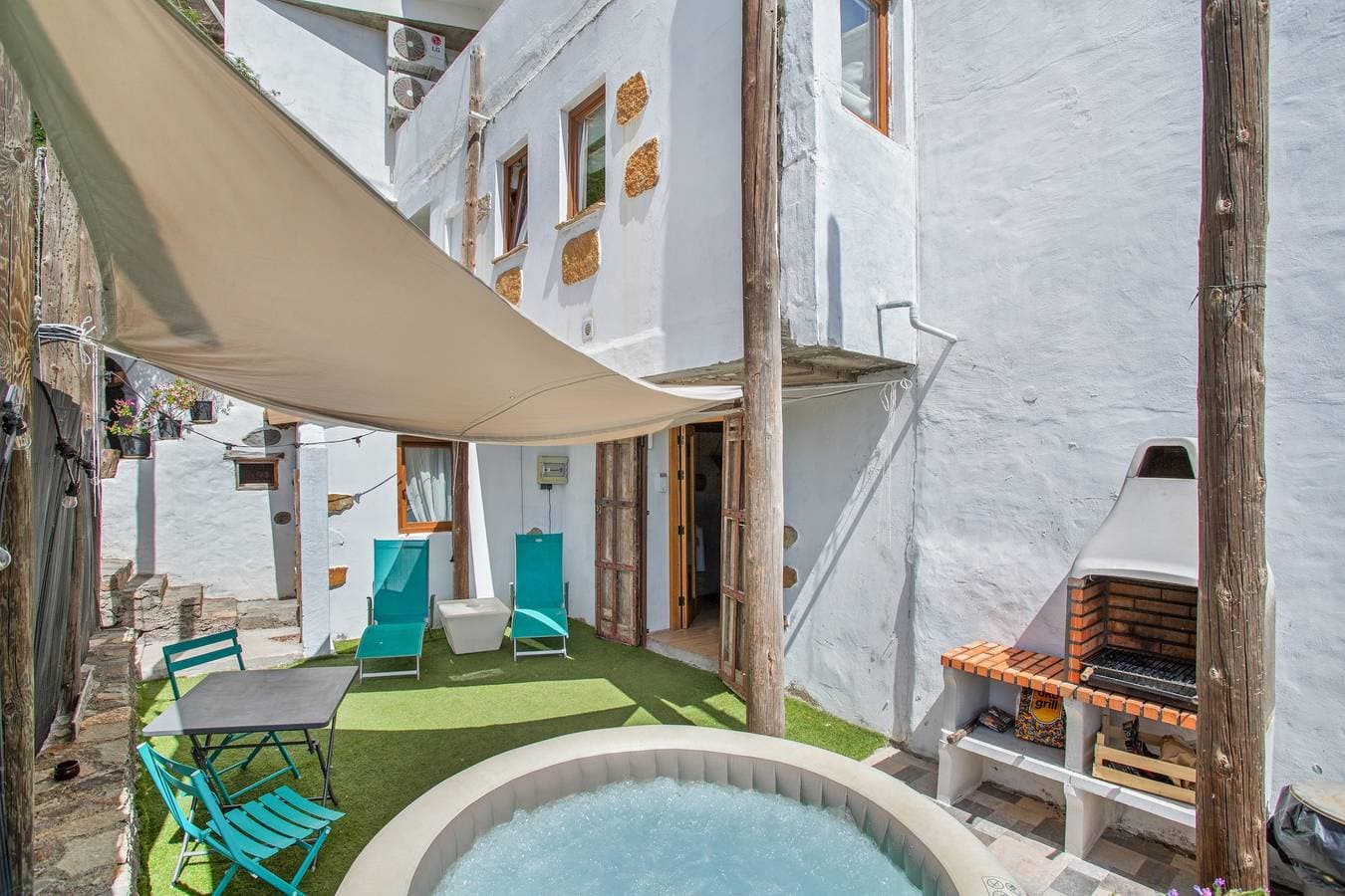 Foto 3 von 24: Urlaub 'El Nido Fuente Hervera' mit Bergblick, privater Terrasse und Wi-Fi