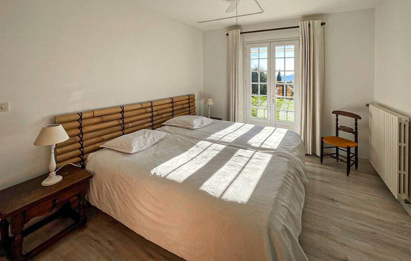 Foto 9 von 26: Moderne 2-Zimmer-Wohnung mit Pool und WLAN, in der Nähe von Moondi's und La Camandre