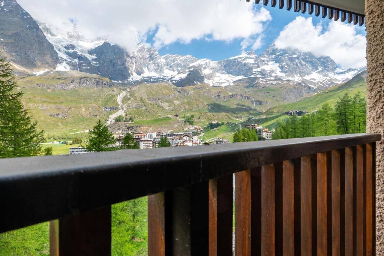The Ridge Family Apartment with Matterhorn View 1