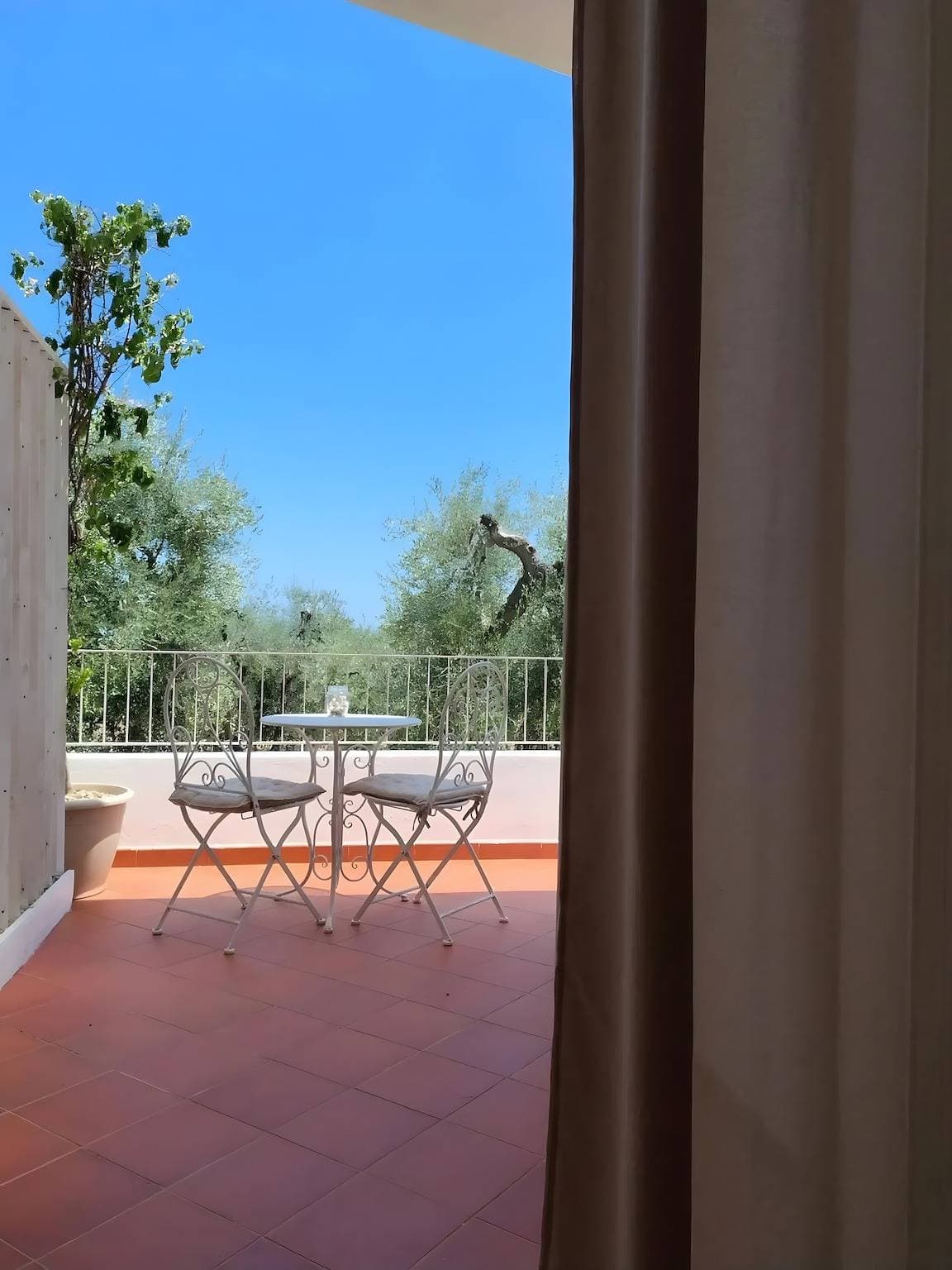 Foto 5 von 44: Villa 'Meridiana Case Al Mare' mit Meerblick, privater Terrasse und Klimaanlage