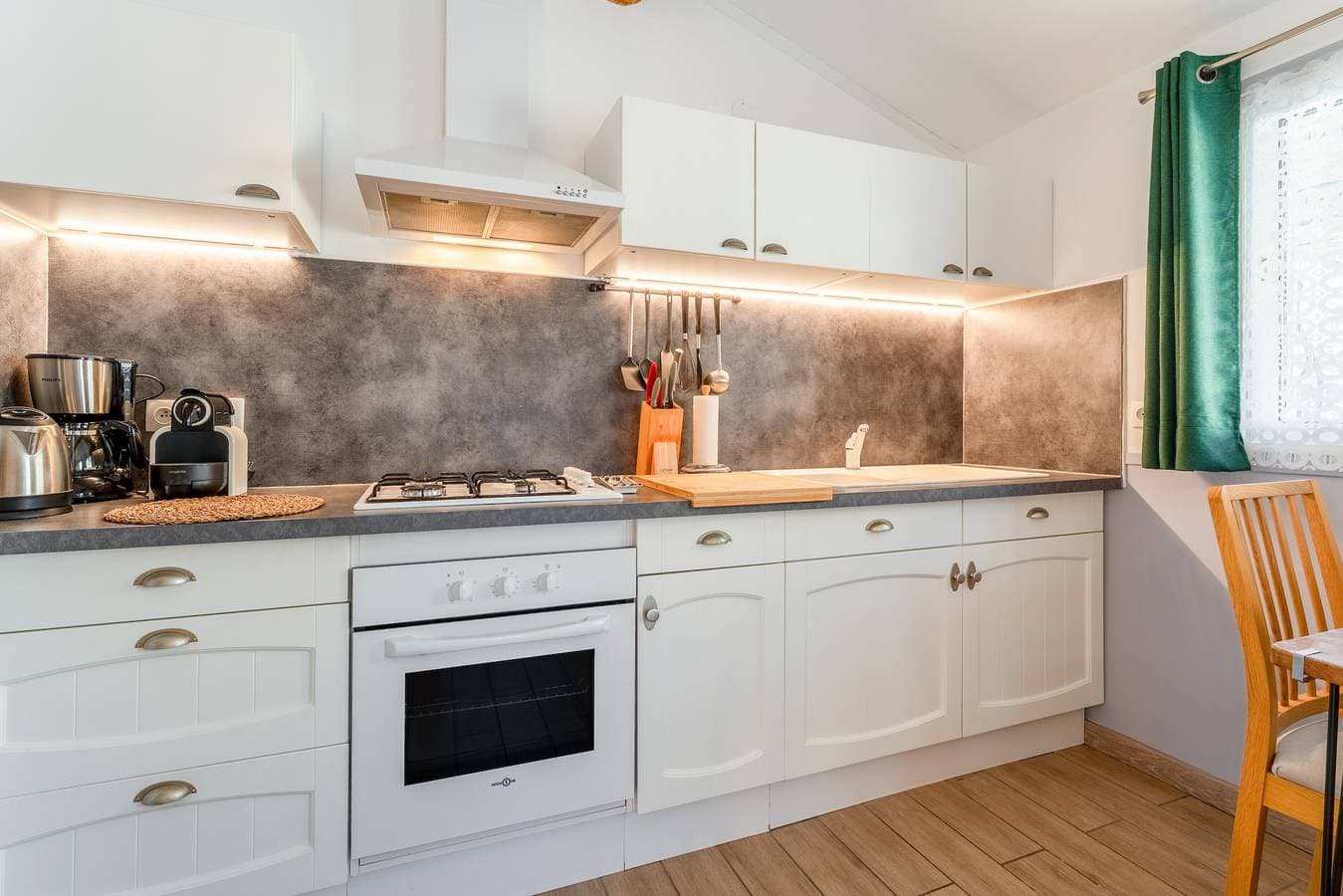 Foto 7 von 35: Studio 'La Petite Maison' mit Blick auf den Mont Ventoux, WLAN und Klimaanlage