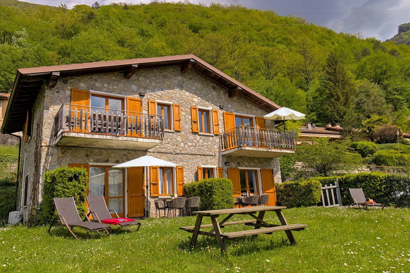 Foto 9 von 23: Ferienwohnung für 4 Personen mit Seeblick