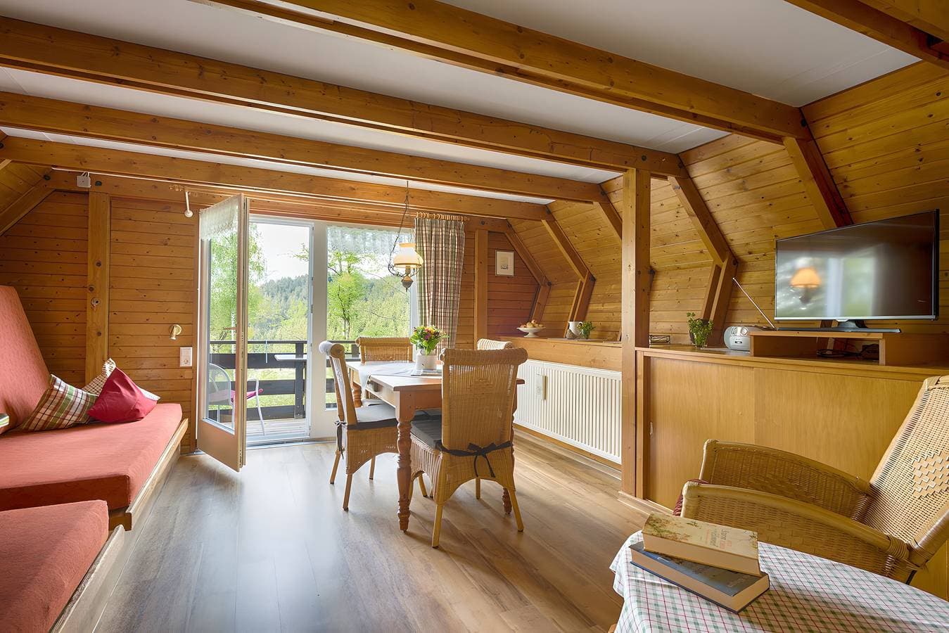 Foto 2 von 20: Ferienhaus 'Häusle Nr 1' mit Gemeinschaftsgarten, Balkon