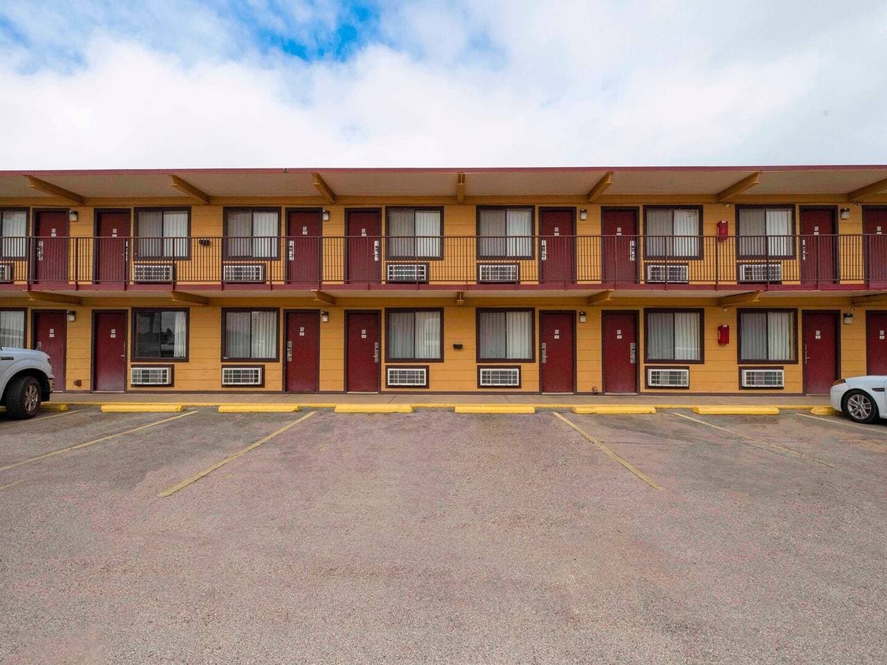 Foto 4 von 35: Odessa, Texas | King-Zimmer