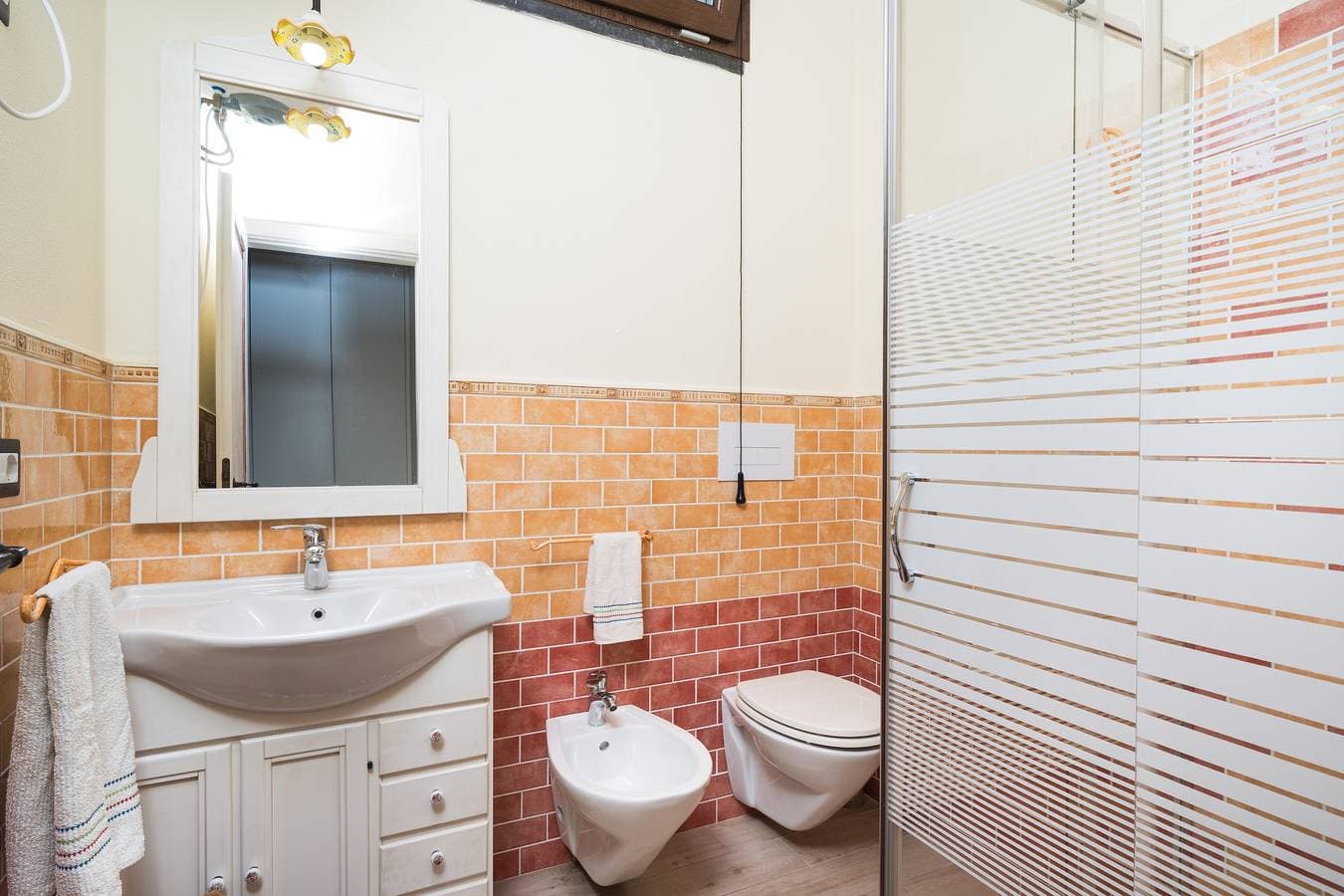 Foto 9 von 23: Ferienhaus 'Casa Luna' mit Seeblick, WLAN und Klimaanlage