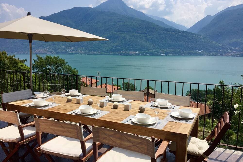 Villa mit Panoramablick auf den Comer See 1