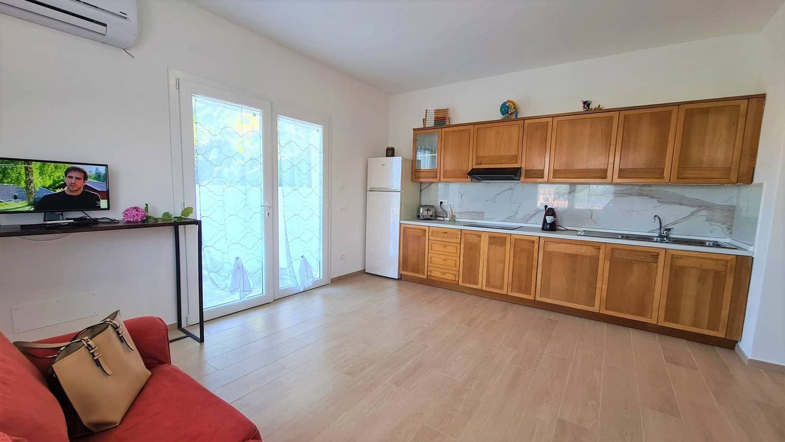 Foto 5 von 17: Ferienwohnung 'Spiagge Bianche' mit Meerblick, Balkon und Klimaanlage