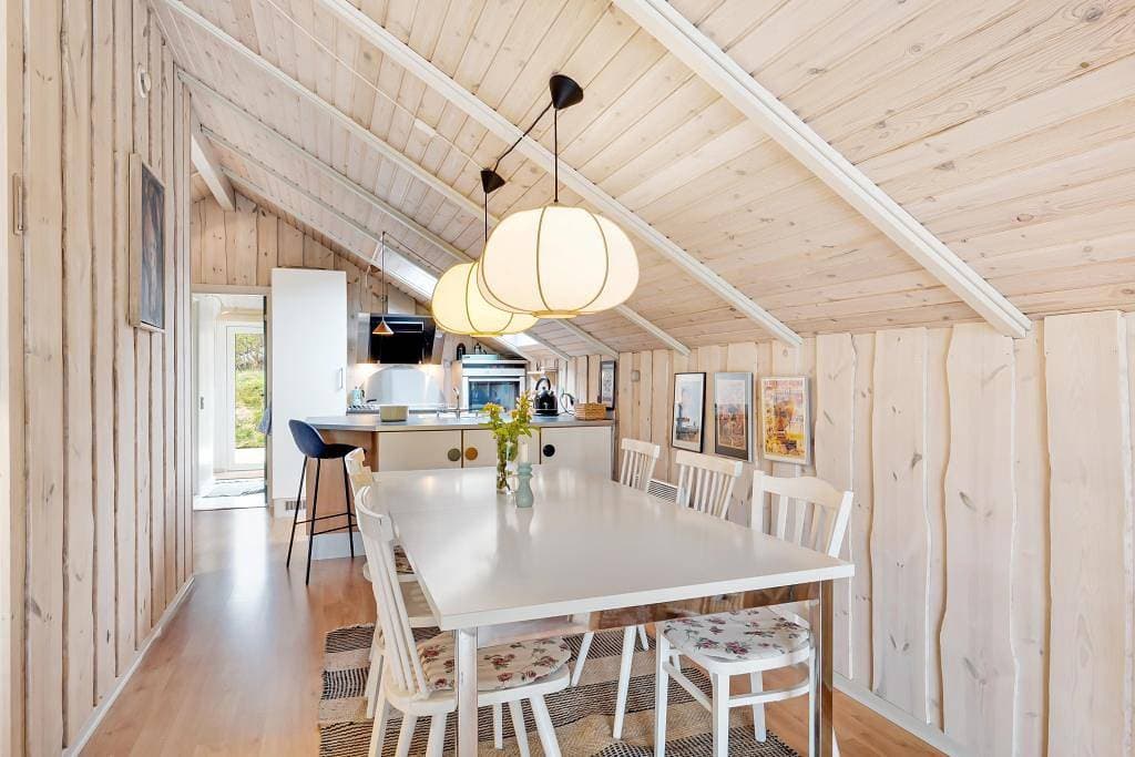 Foto 8 von 22: Gemütliches, helles Haus mit schöner Holzterrasse auf eingezäuntem Grundstück