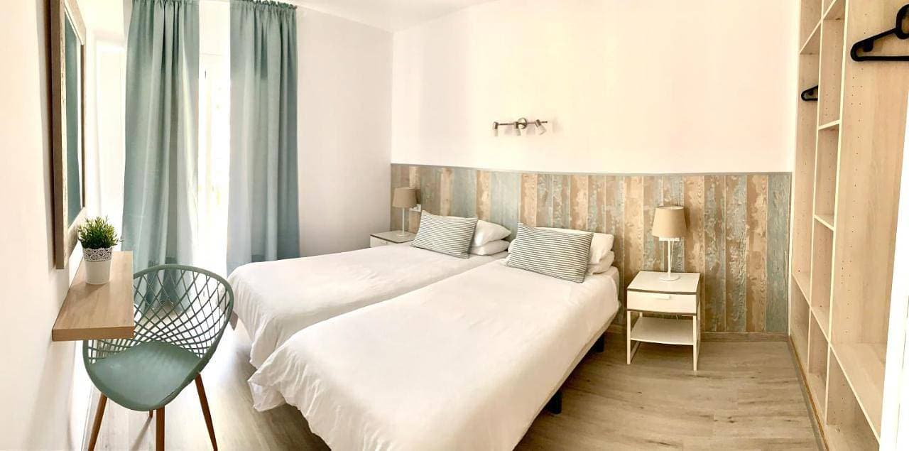 Foto 7 von 52: Two-Bedroom Apartment