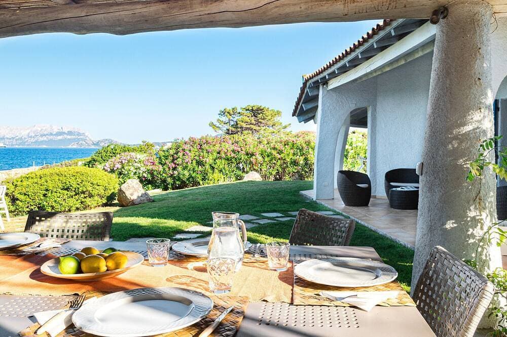 Villa Miriam - modernes pied dans l'eau, Pittulongu 1