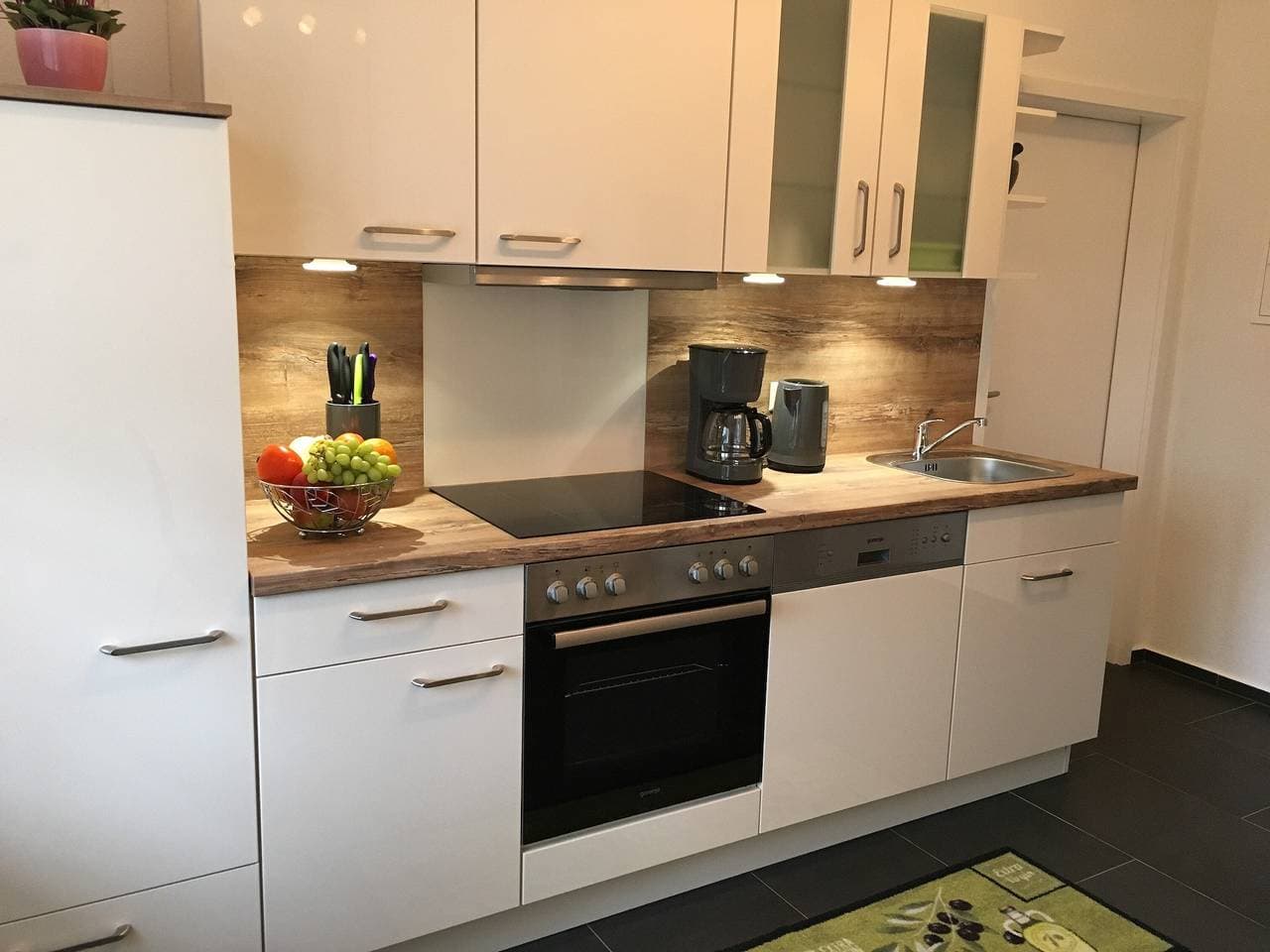 Foto 7 von 12: Ferienwohnung 2 - Unterm Blauregen mit Privatterrasse und Wi-Fi
