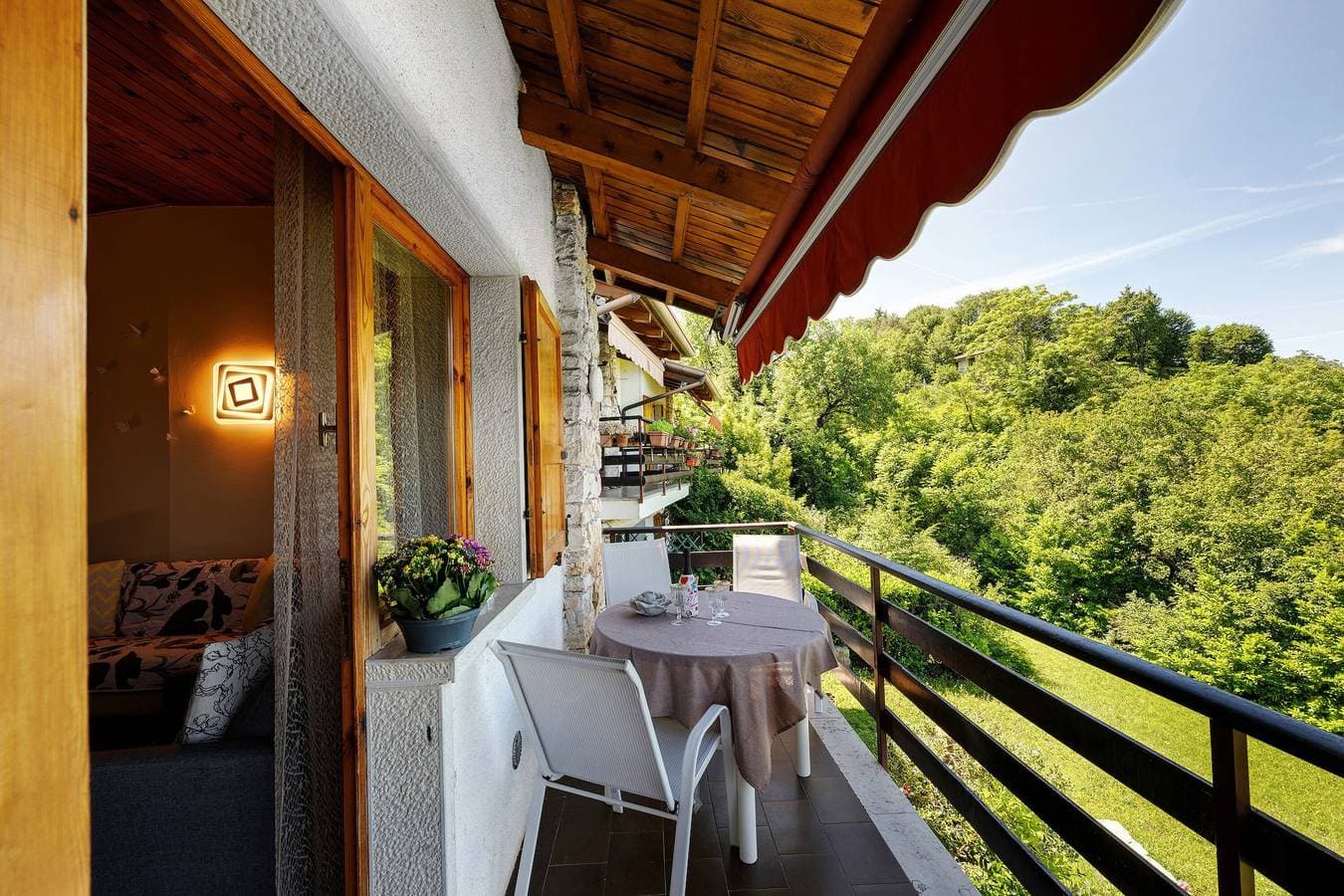 Foto 3 von 25: Apartment 'Casa Bell Tramonte' mit Seeblick, Balkon und WLAN