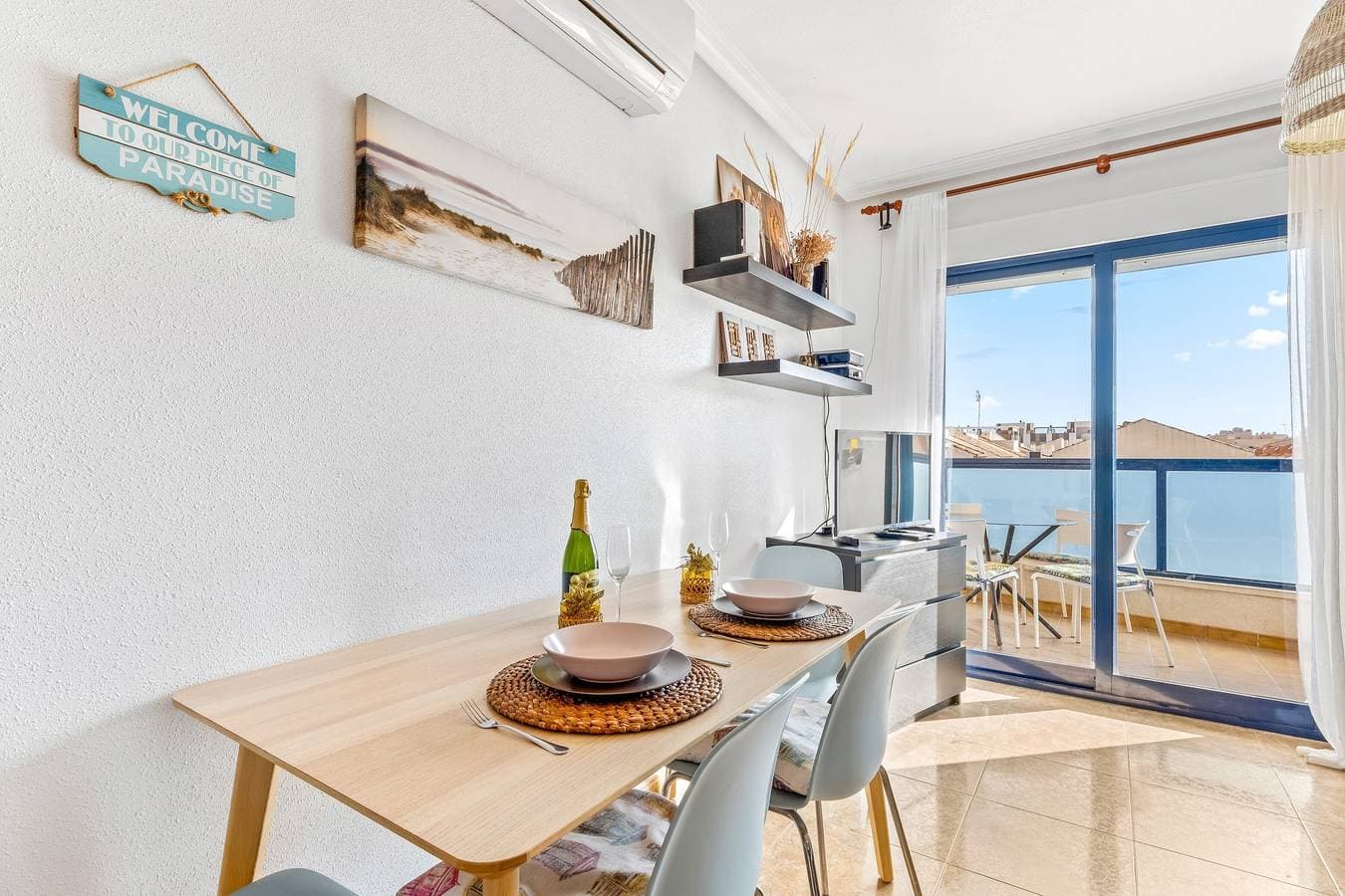 Foto 3 von 19: Ferienwohnung 'Mandarín Playamarina 2' mit Gemeinschaftspool, WLAN und Klimaanlage