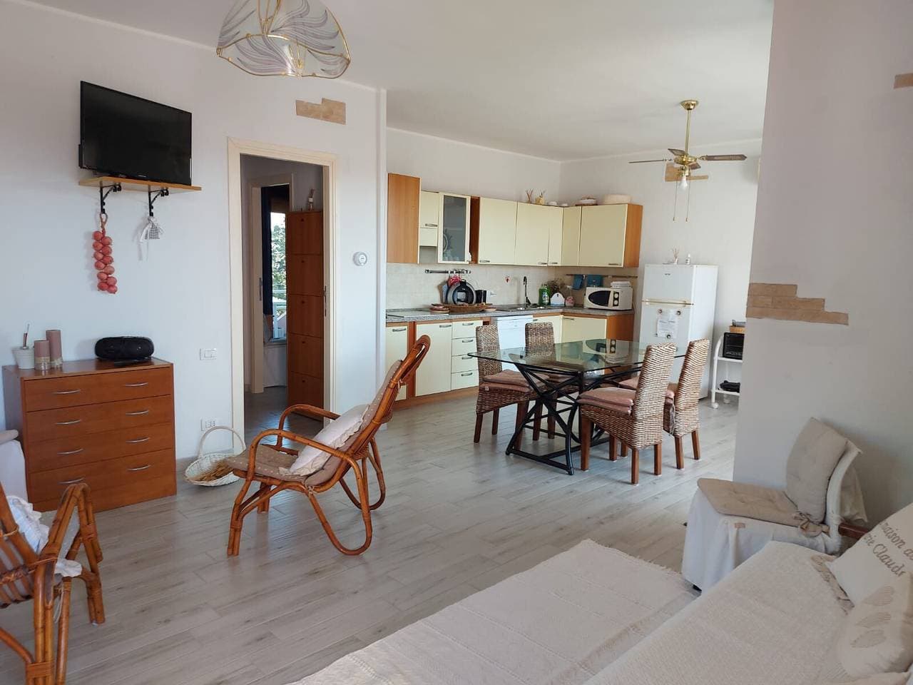Foto 6 von 38: Ruhige Ferienwohnung "Casa Dea72" in Strandnähe mit Klimaanlage und Terrasse