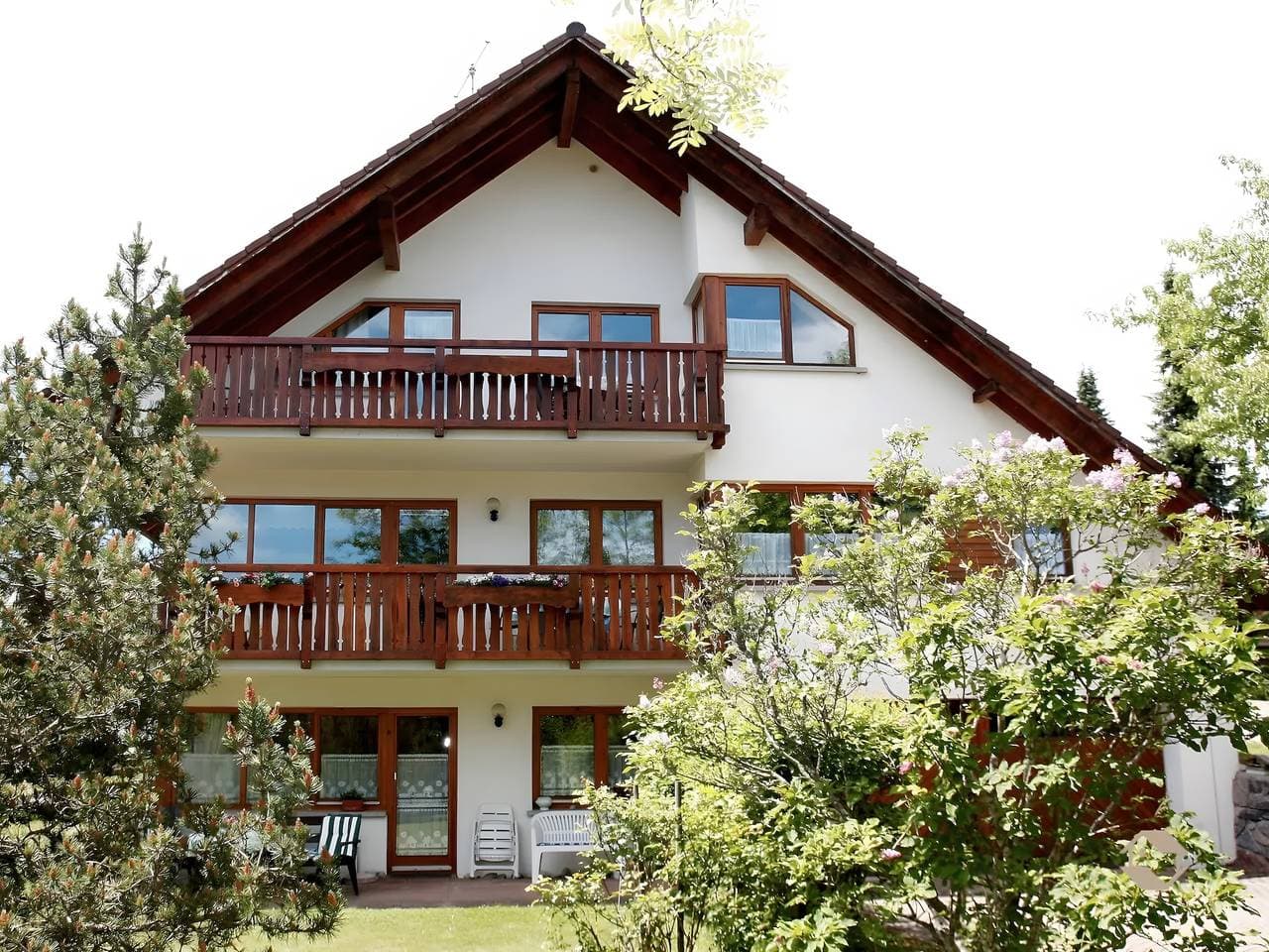 Foto 2 von 33: Ferienwohnung 'Typ B, 70qm' mit Bergblick, privater Terrasse und Wi-Fi