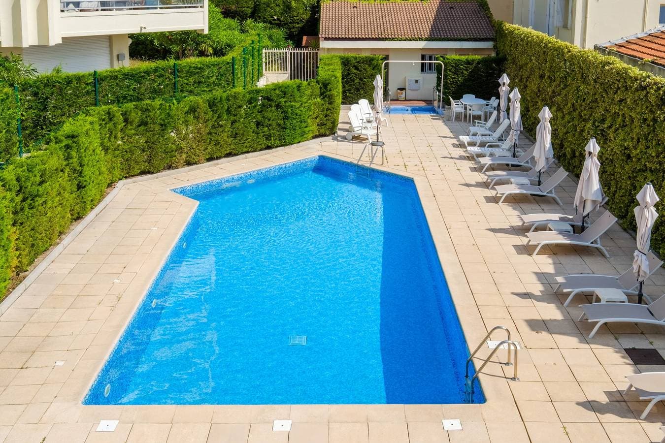 Foto 12 von 26: Studio 'Bellevue Cannes' mit Bergblick, Gemeinschaftspool und Klimaanlage