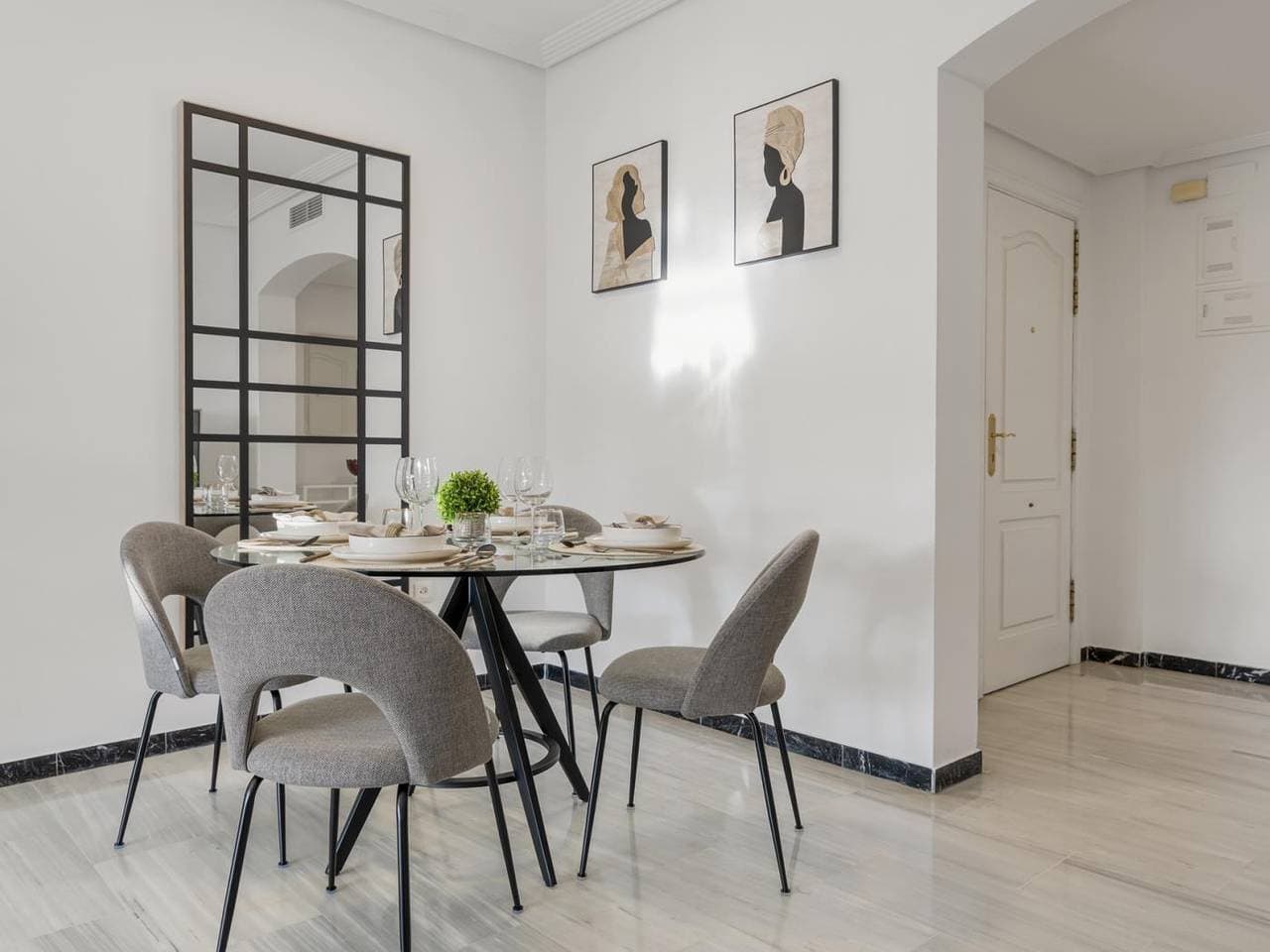 Foto 10 von 43: Ferienwohnung für 4 Personen mit Pool