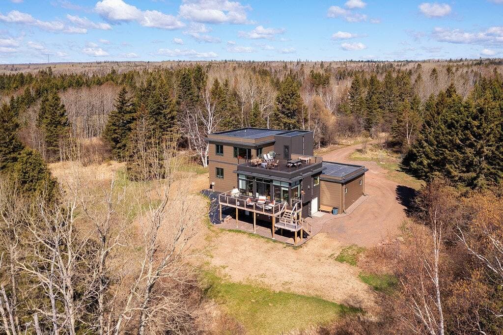 Foto 7 von 27: Wasserfront 2 Schlafzimmer, 1 Bad, Feuerstelle & Dachterrasse mit Panoramablick auf den Lake Superior
