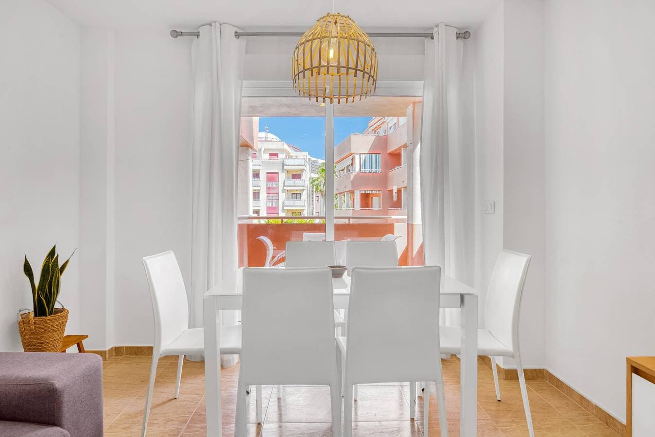Foto 2 von 22: Ferienwohnung "Castillo-playa" mit Gemeinschaftspool, Privater Terrasse und WLAN