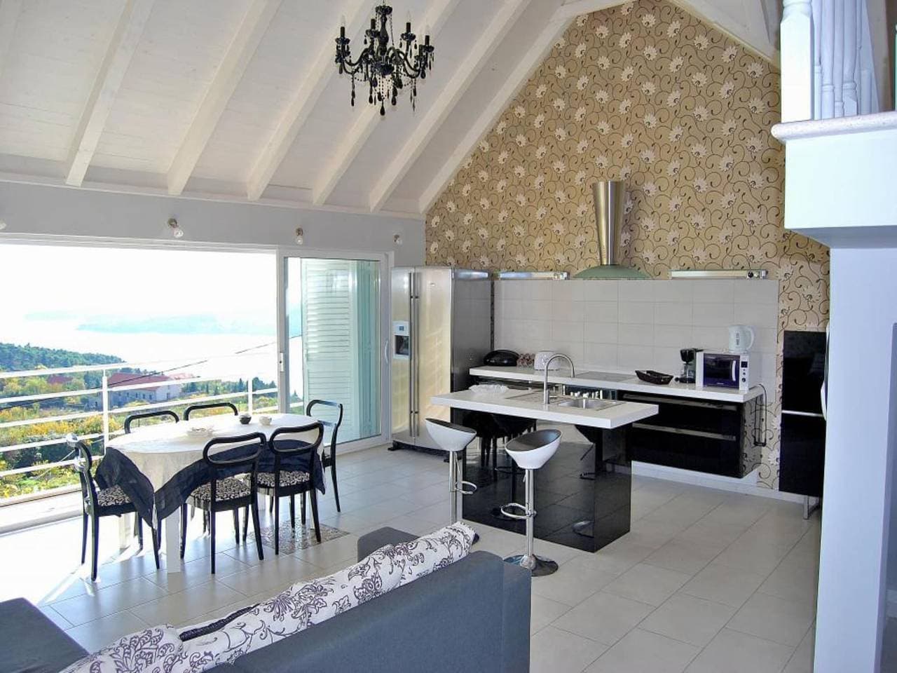 Foto 12 von 36: Villa Tony - Five Bedroom Villa with Terrace, Swimming Pool and Sea View