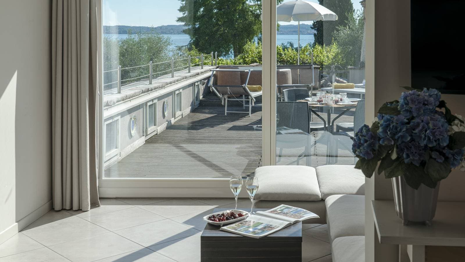 Foto 7 von 31: Ferienhaus für 4 Personen mit Seeblick