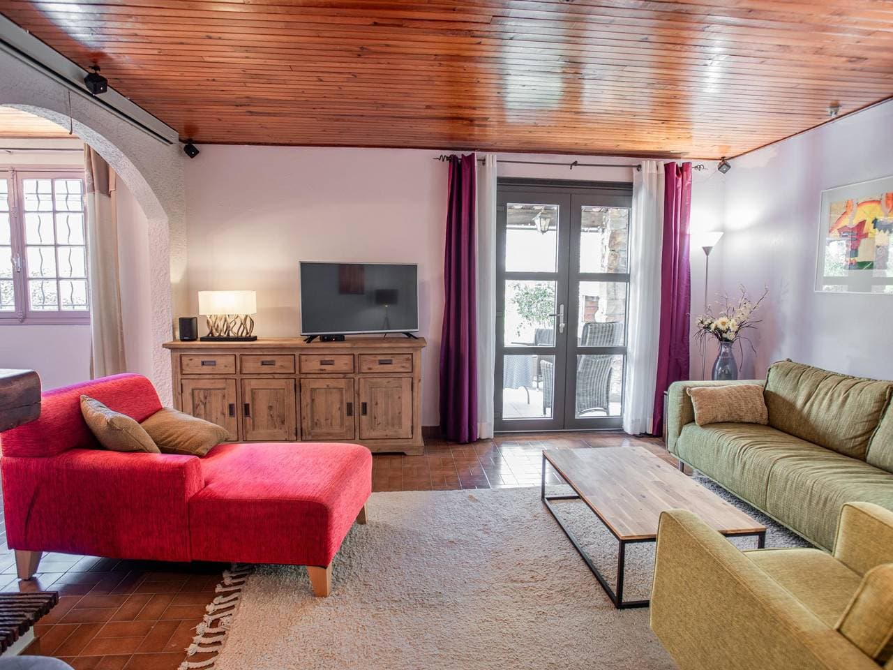 Foto 3 von 36: Ferienhaus mit Pool, 15 km vom Meer entfernt